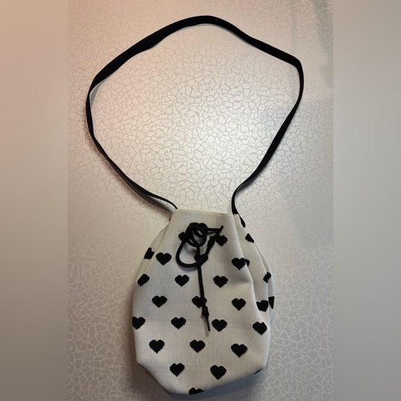 Purse | knit crossbody bucket bag. - Picture 7 of 13